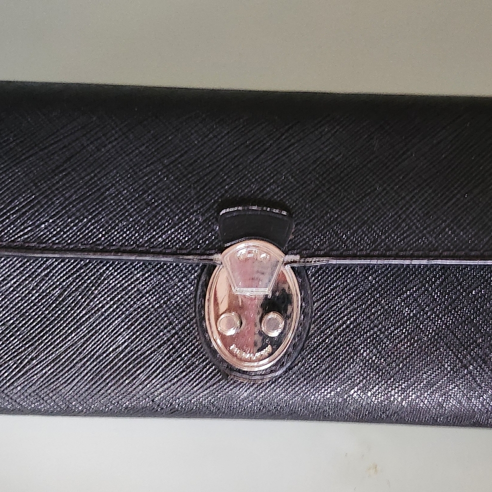 Tumi Black Women's Wallet